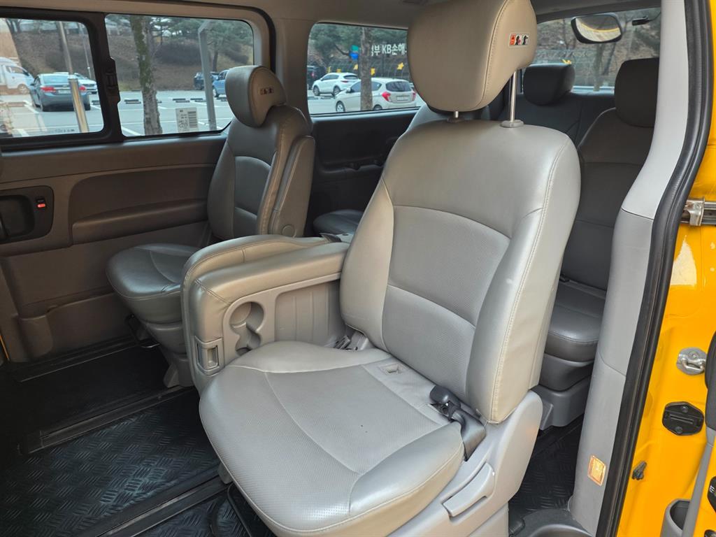 HYUNDAI Starex 2020 Amarillo - Importación desde Corea - HF Imports Iquique - Foto 13