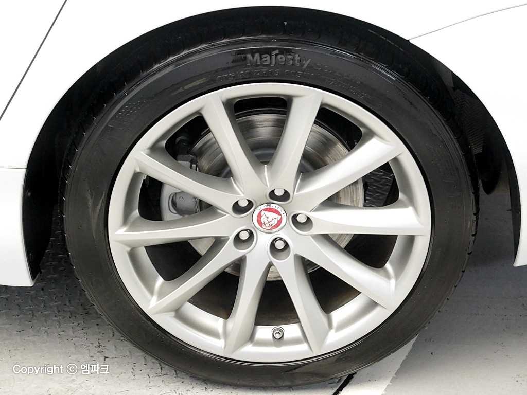 Jaguar XJ 2015 Blanco - Importación desde Corea - HF Imports Iquique - Foto 16