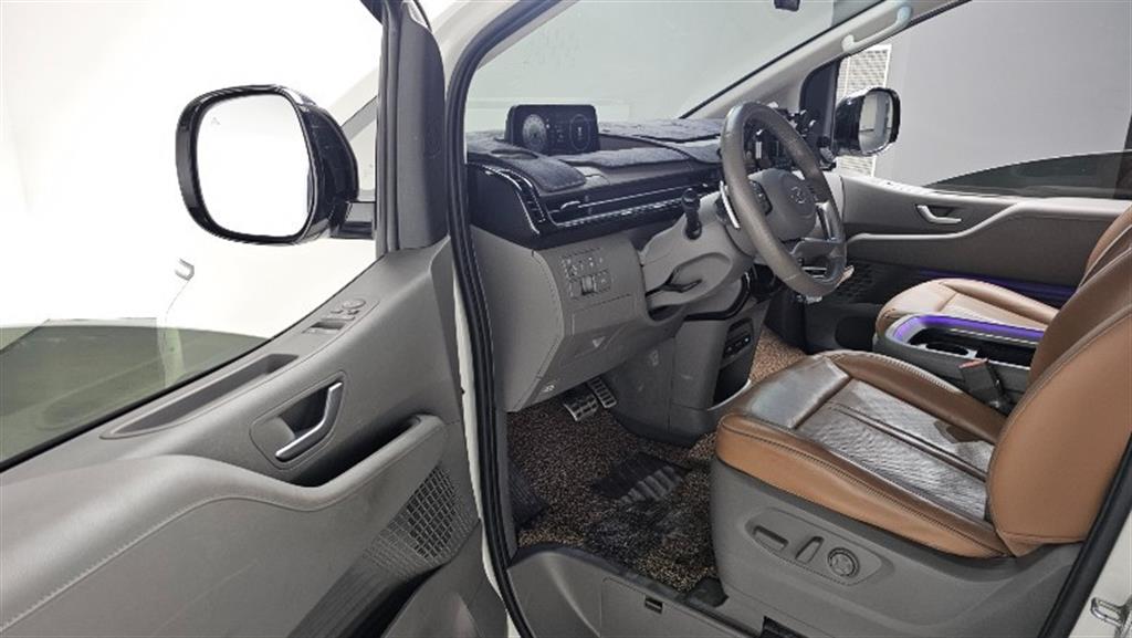 HYUNDAI Staria - Vista 11