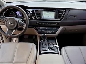 KIA Carnival - Vista 10
