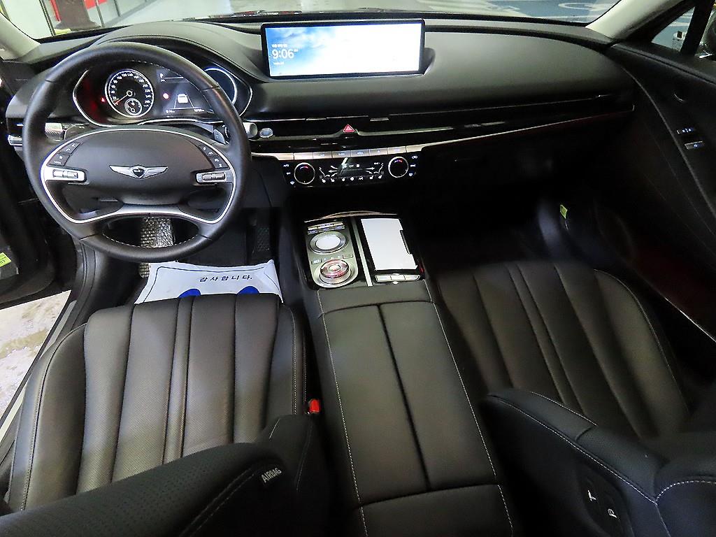 Genesis G80 - Vista 10