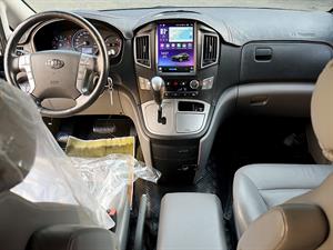 HYUNDAI Starex - Vista 10