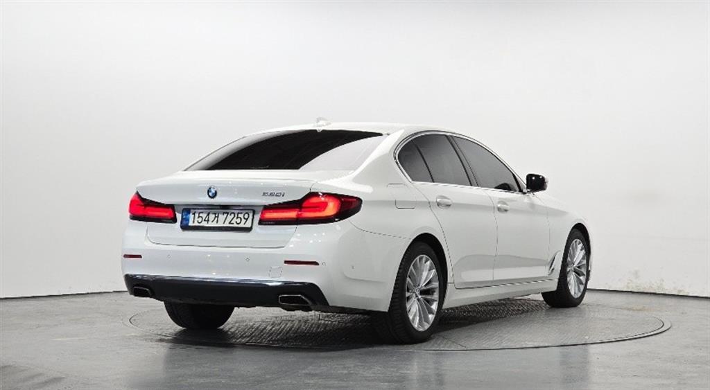 BMW 5 Series 2022 Blanco - Importación desde Corea - HF Imports Iquique - Foto 1