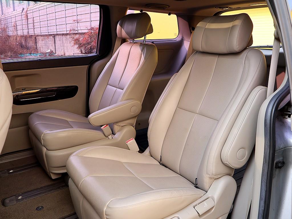 KIA Carnival 2016 Plateado - Importación desde Corea - HF Imports Iquique - Foto 11