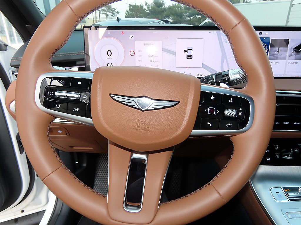 Genesis GV70 - Vista 8