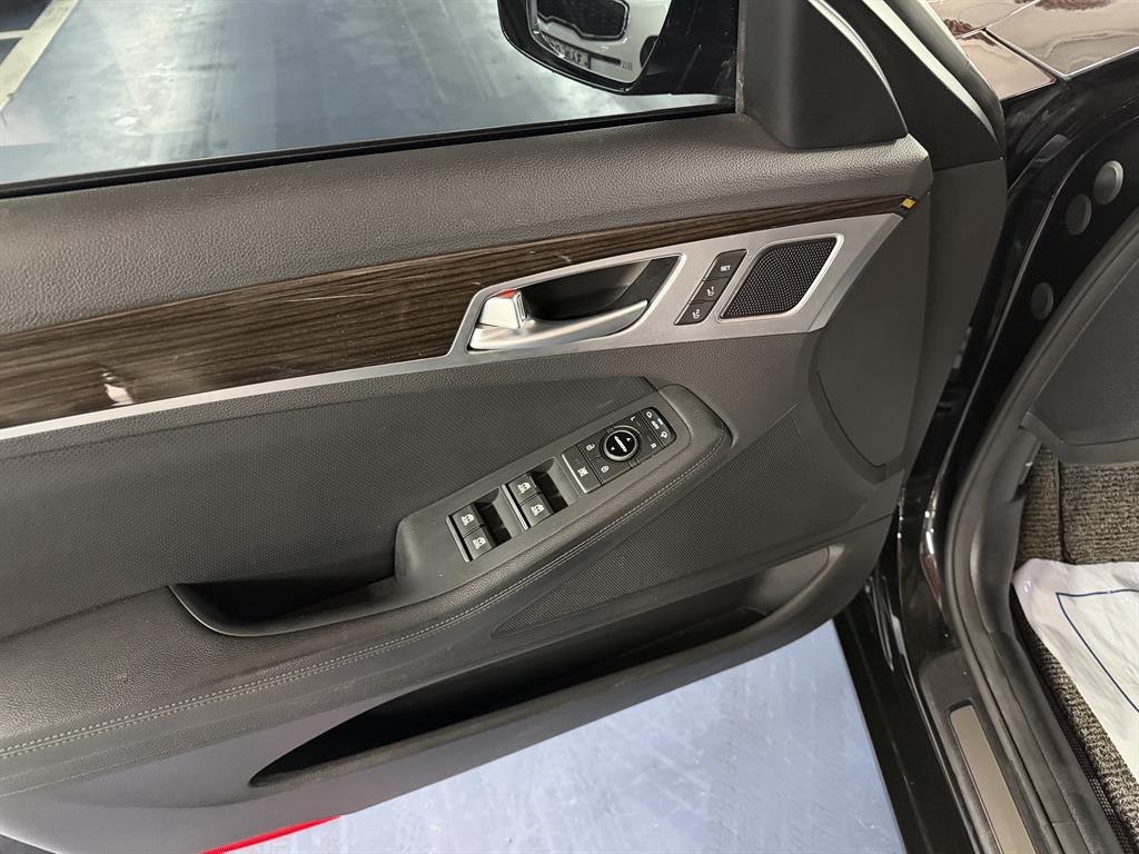 Genesis G80 - Vista 9