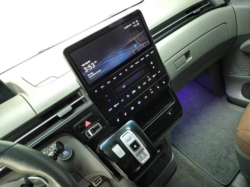 HYUNDAI Staria - Vista 10