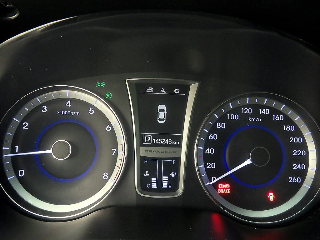 HYUNDAI Grandeur - Vista 12