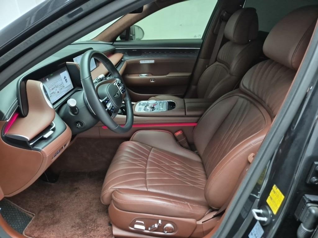 Genesis G90 - Vista 11