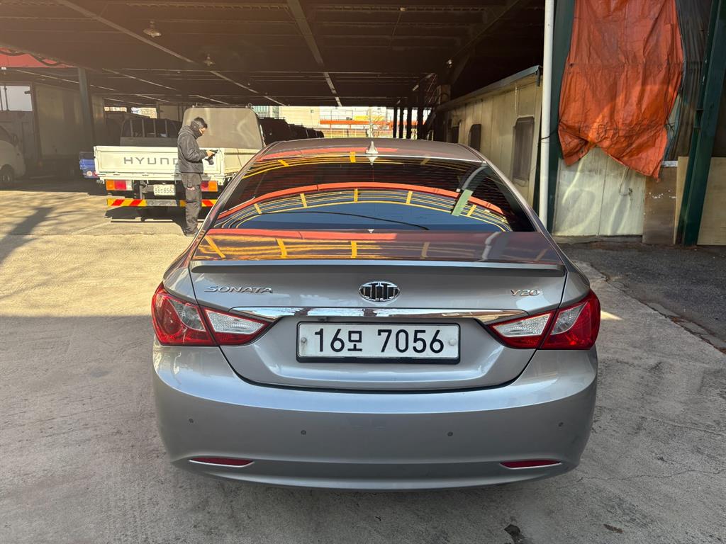 HYUNDAI Sonata - Vista 4