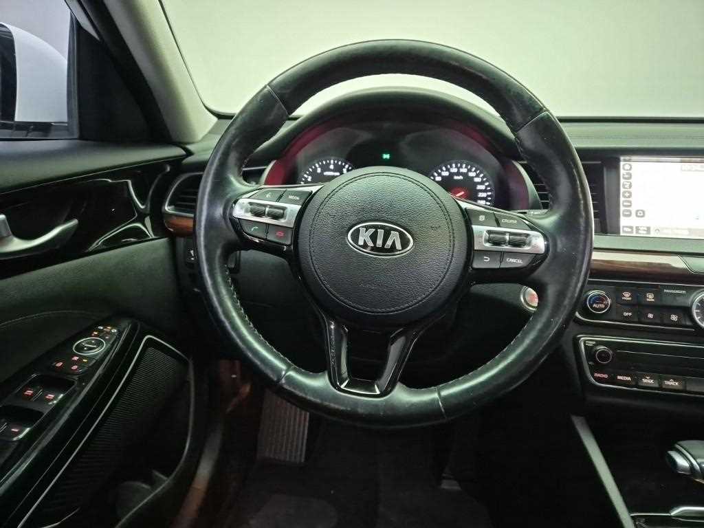 KIA K7 - Vista 9