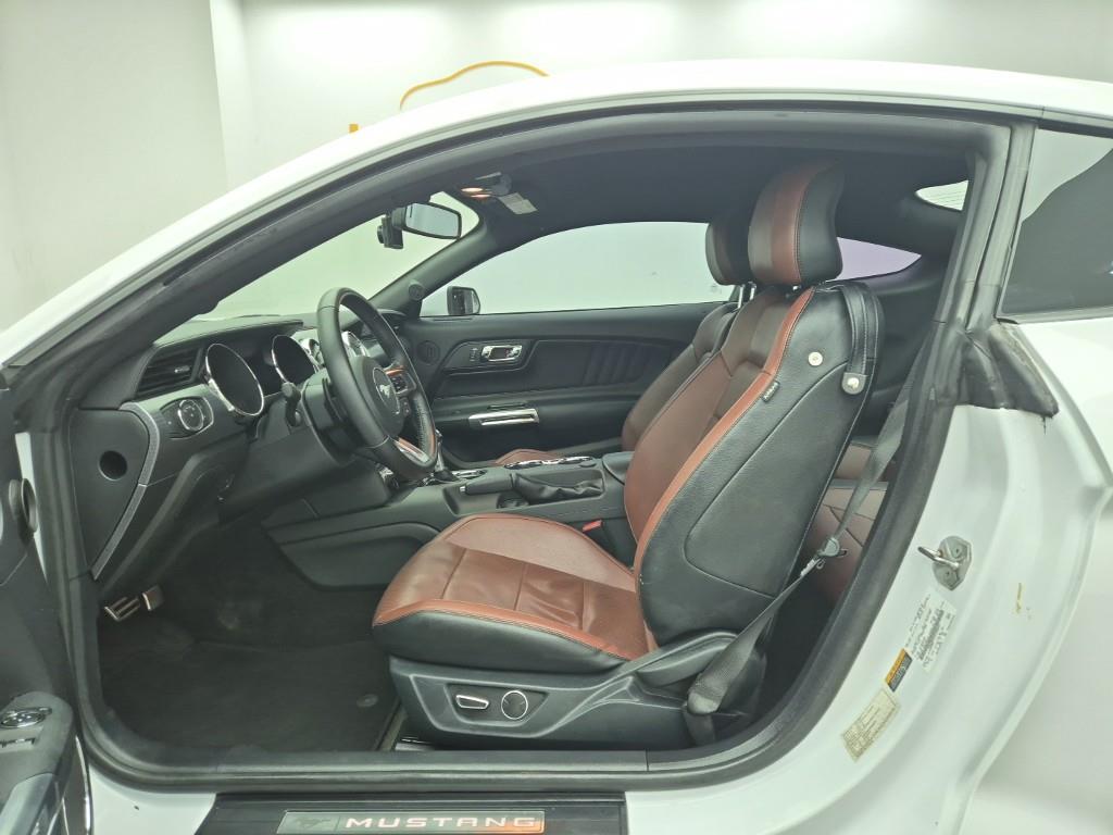 Ford Mustang - Vista 11