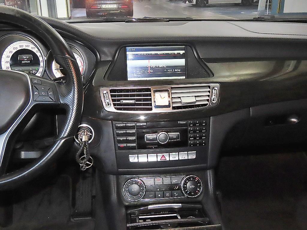 Mercedes Benz CLS Class - Vista 11