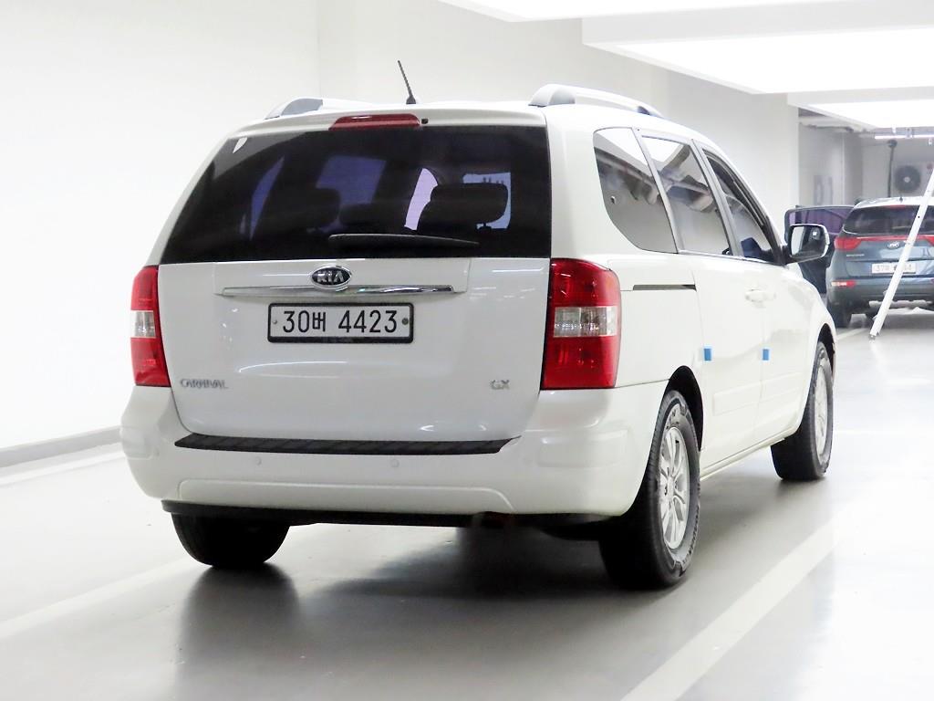 KIA Carnival - Vista 4