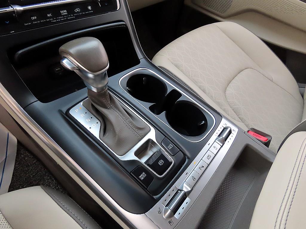 KIA Carnival - Vista 11