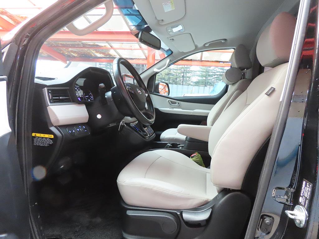 HYUNDAI Starex - Vista 5