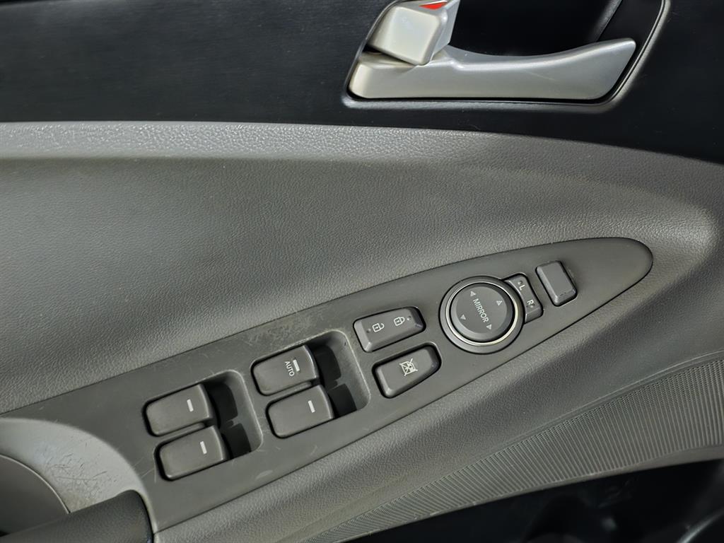 HYUNDAI Sonata - Vista 7