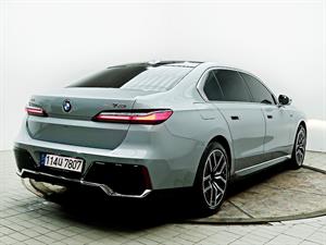 BMW 7 Series - Vista 8