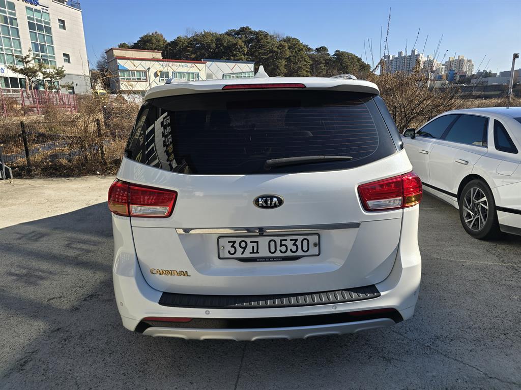 KIA Carnival - Vista 3