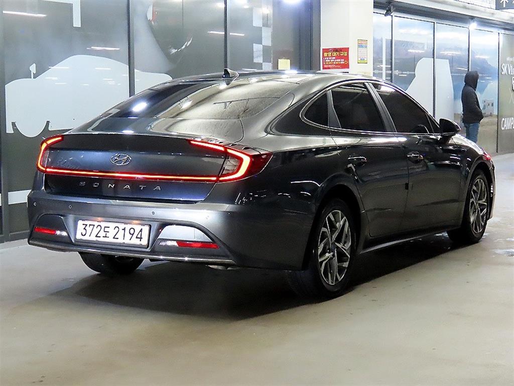 HYUNDAI Sonata - Vista 4