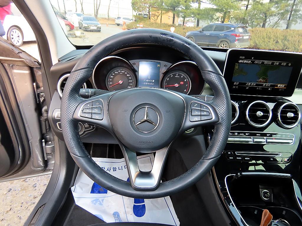 Mercedes Benz C Class - Vista 8