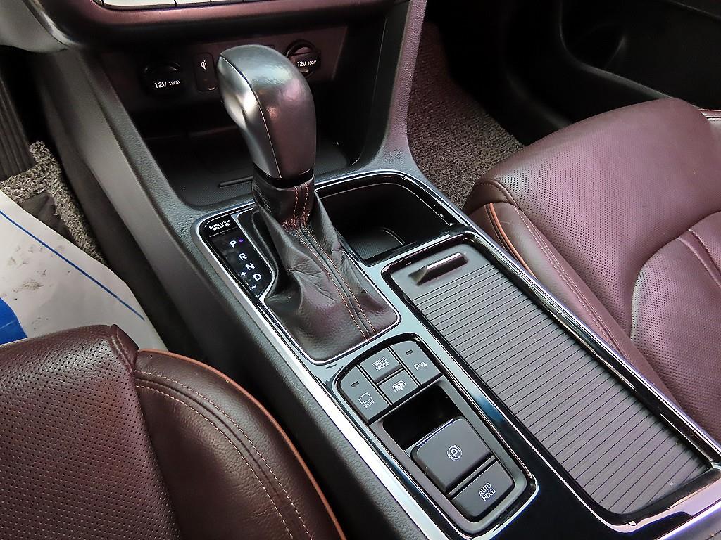 HYUNDAI Sonata - Vista 10