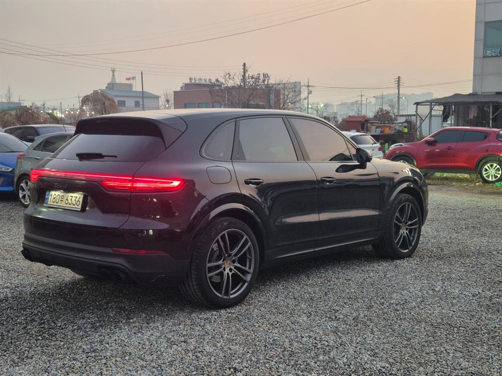 Porsche Cayenne - Vista 4