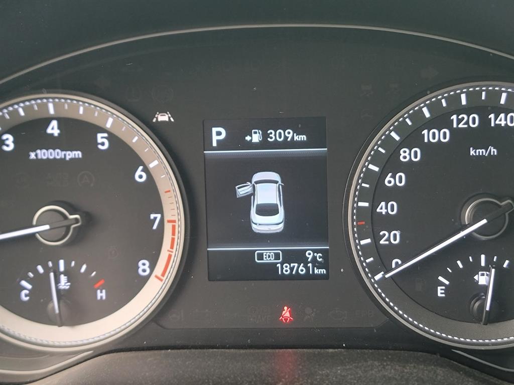 HYUNDAI Grandeur - Vista 10