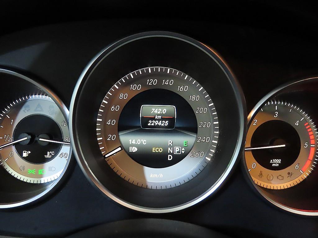 Mercedes Benz CLS Class - Vista 9