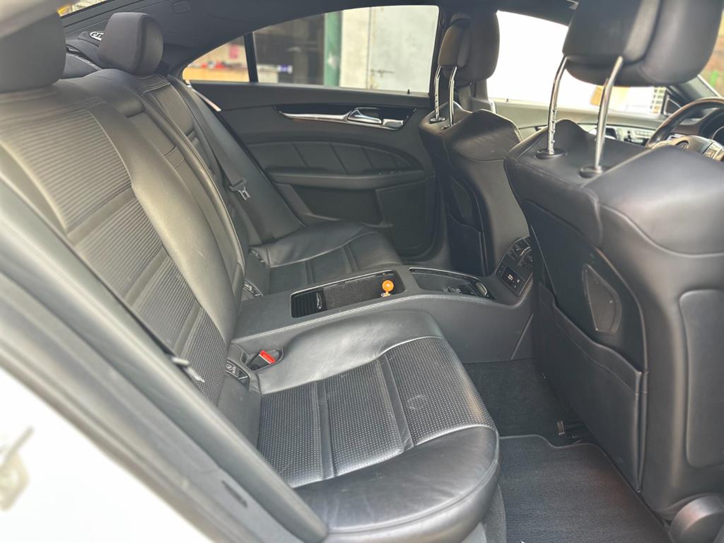 Mercedes Benz CLS Class - Vista 11