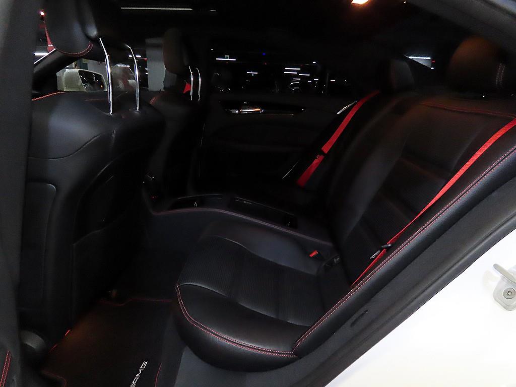 Mercedes Benz CLS Class - Vista 7