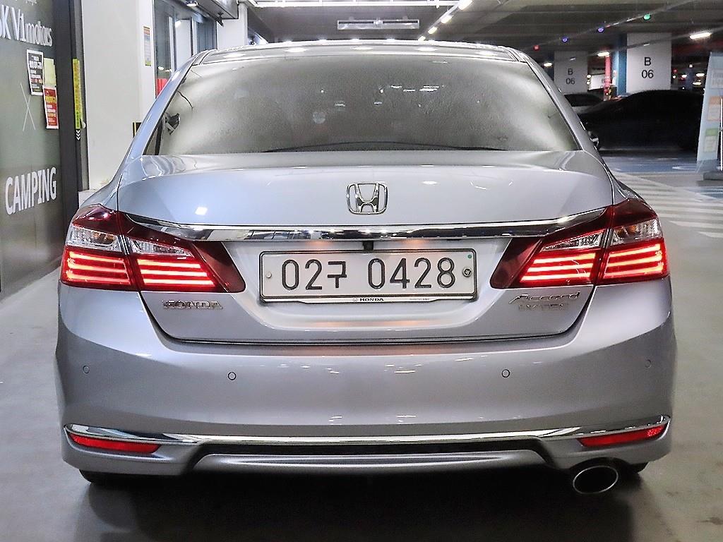 Honda Accord - Vista 4