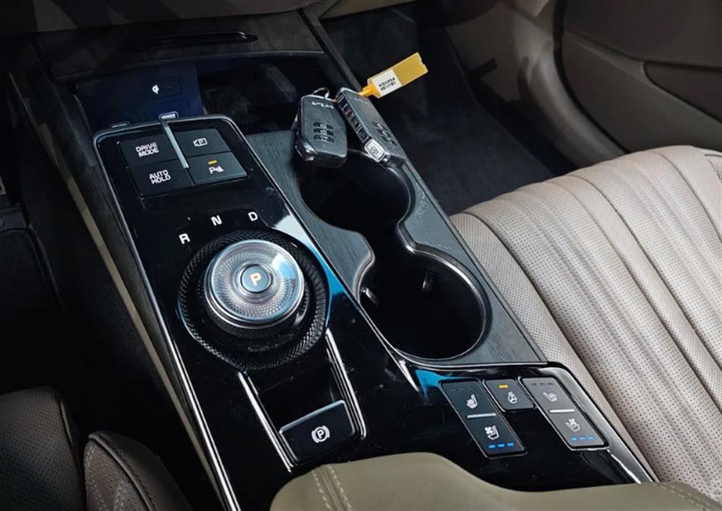 KIA K8 - Vista 11