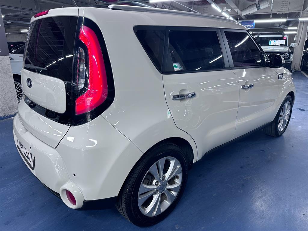 KIA Soul - Vista 5