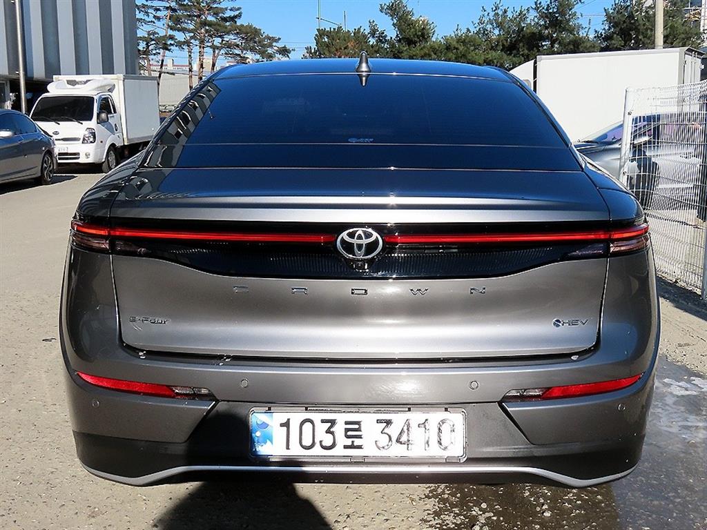 Toyota Crown - Vista 4