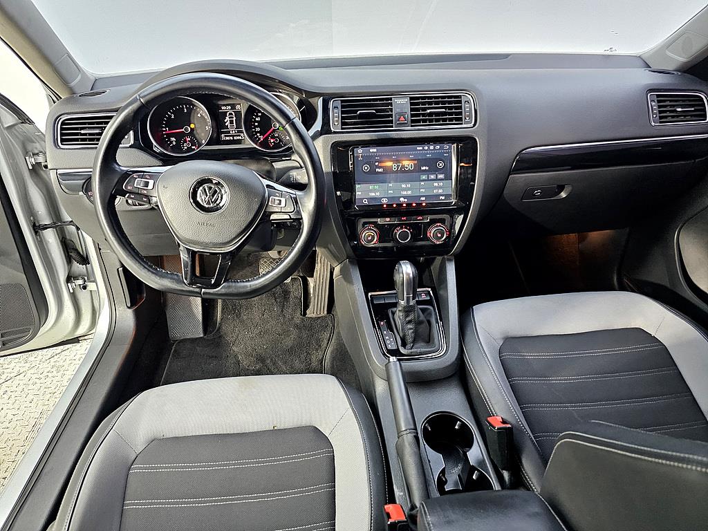 Volkswagen Jetta - Vista 5