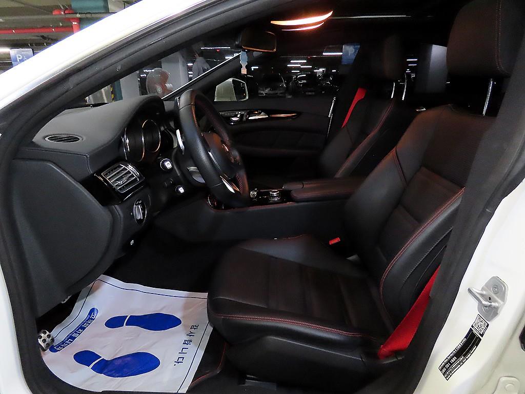 Mercedes Benz CLS Class - Vista 6