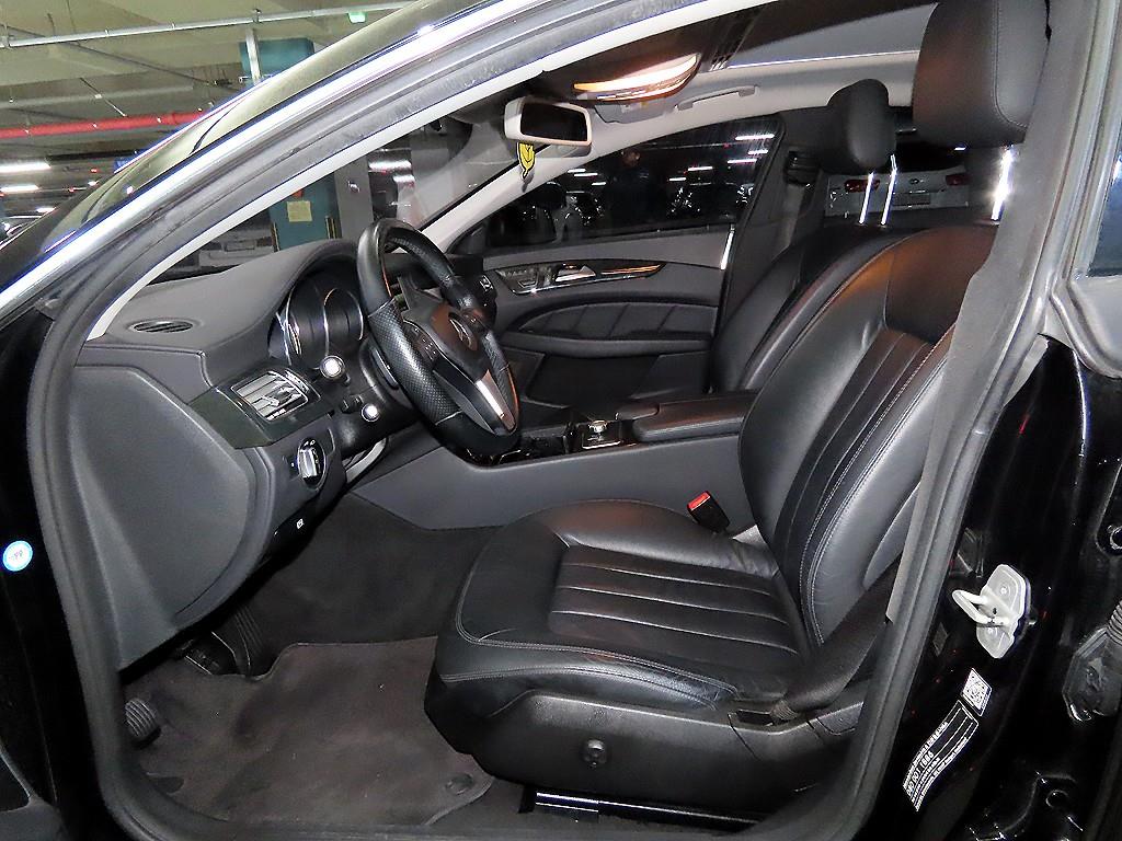 Mercedes Benz CLS Class - Vista 6