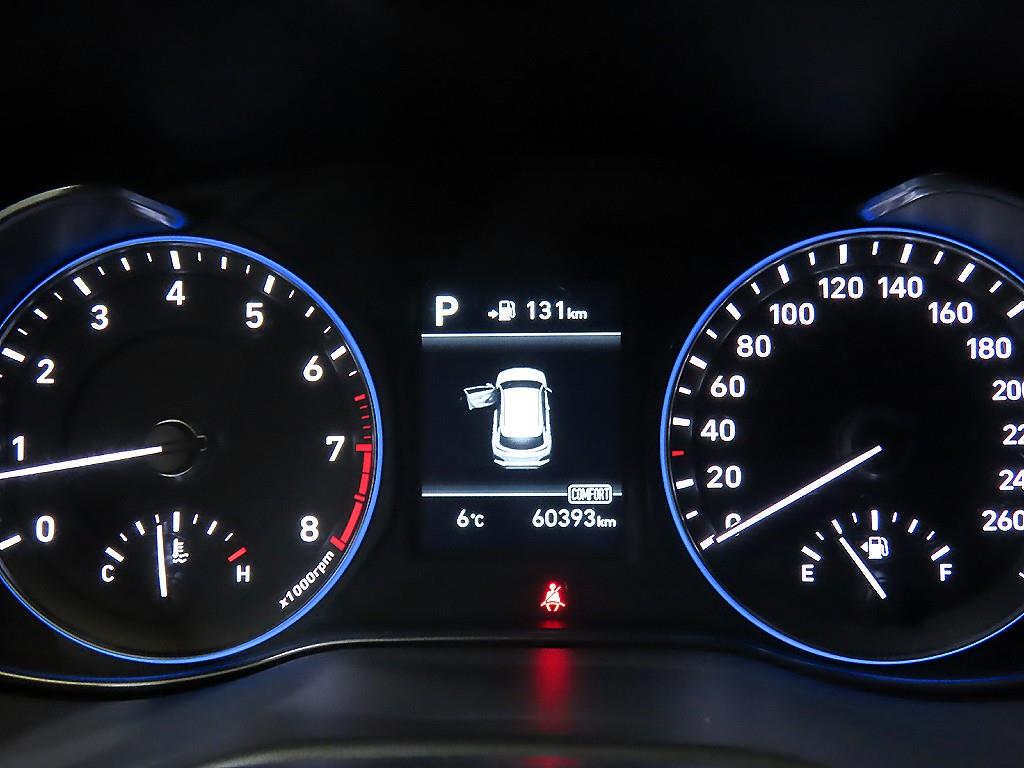 HYUNDAI Kona - Vista 9