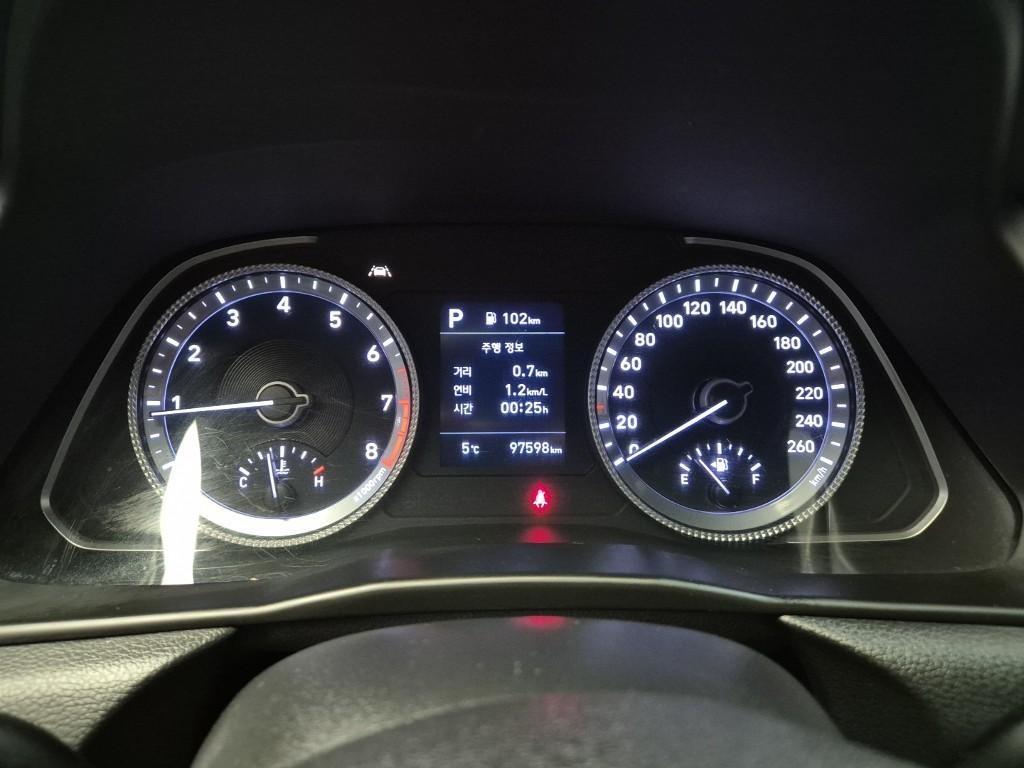 HYUNDAI Sonata - Vista 5