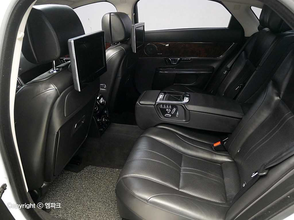 Jaguar XJ - Vista 11