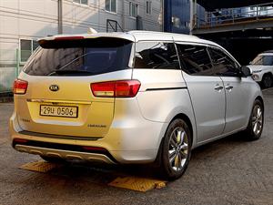 KIA Carnival - Vista 8