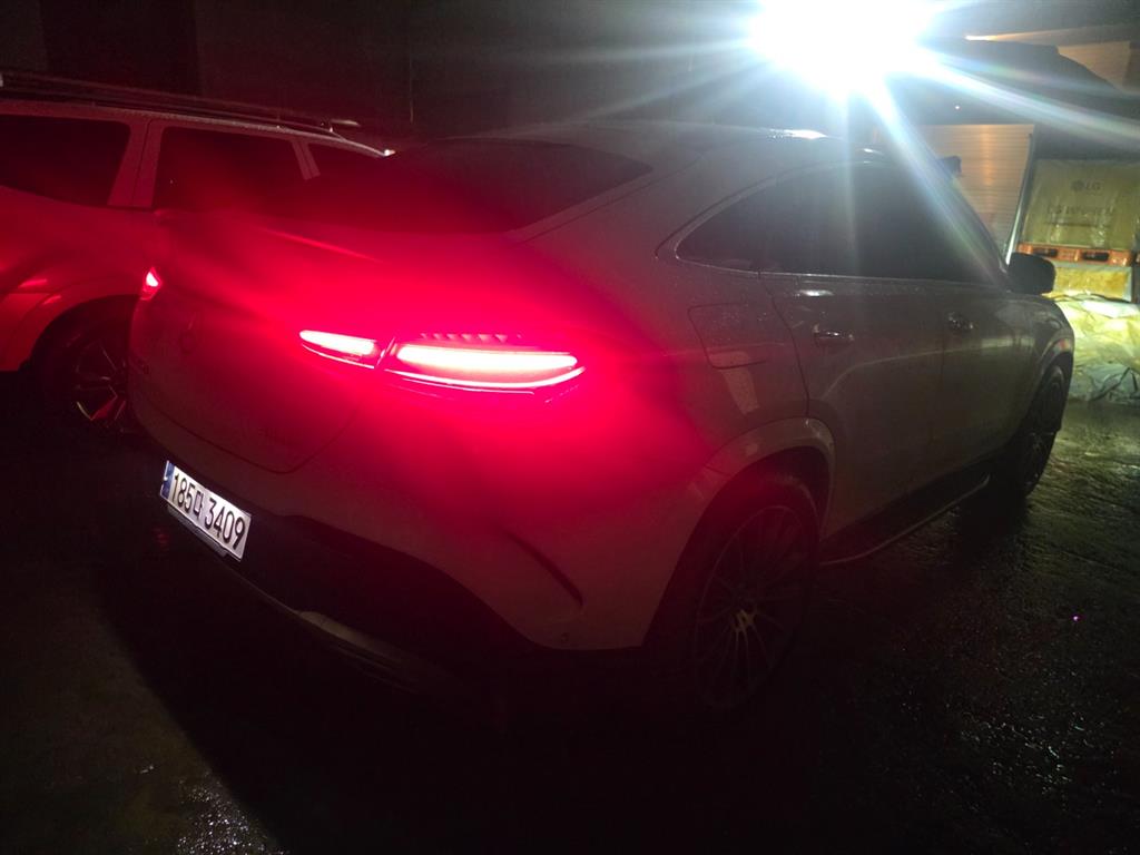 Mercedes Benz GLE Class - Vista 5