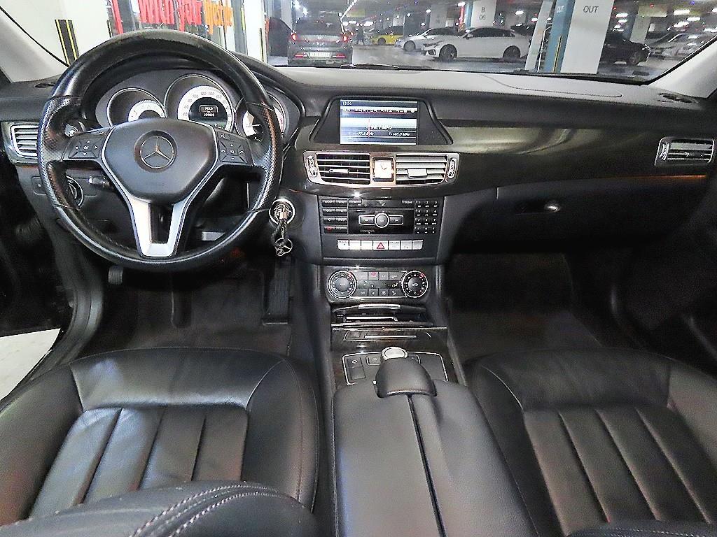 Mercedes Benz CLS Class - Vista 10