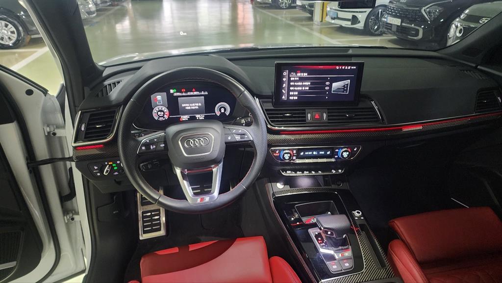 Audi SQ5 - Vista 7