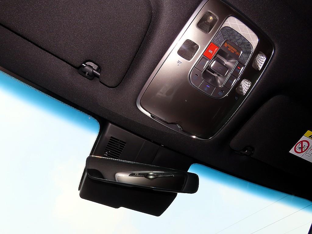 Genesis GV70 2025 Blanco - Importación desde Corea - HF Imports Iquique - Foto 15