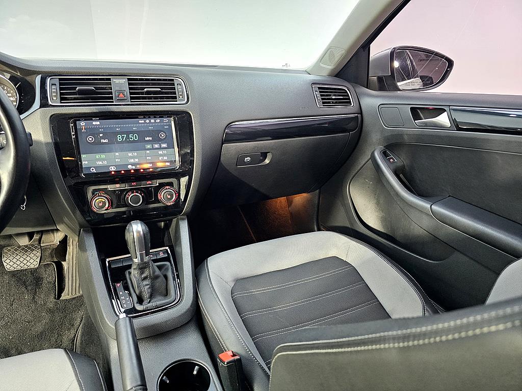 Volkswagen Jetta - Vista 10