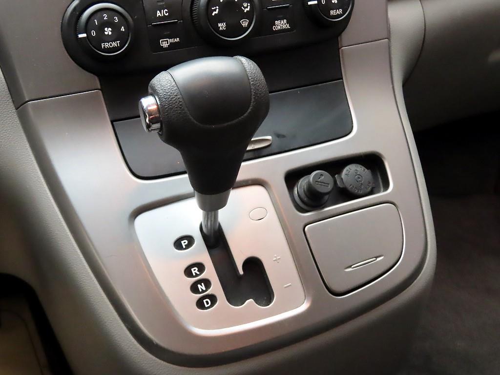 KIA Carnival - Vista 10