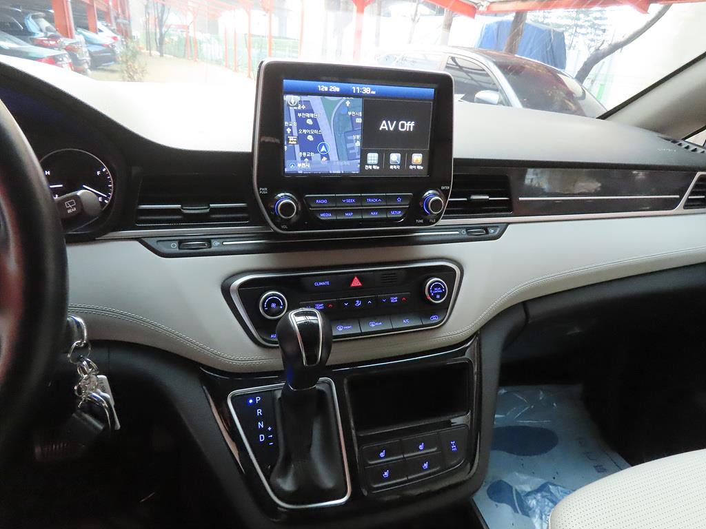 HYUNDAI Starex - Vista 11