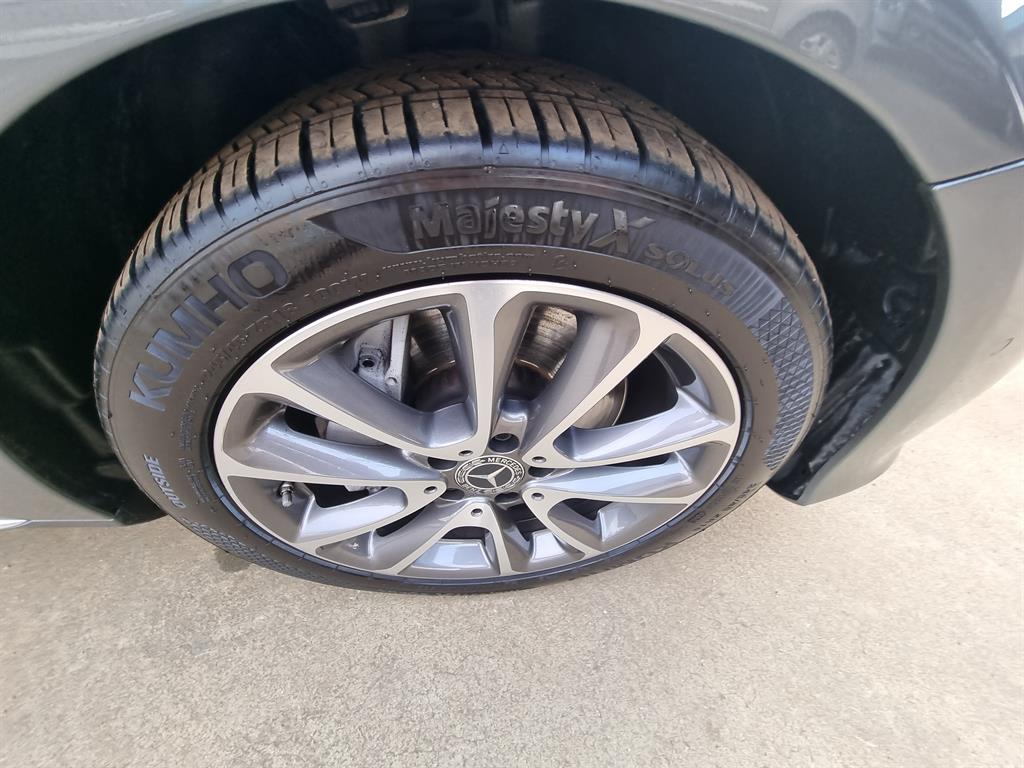 Mercedes Benz E class - Vista 9